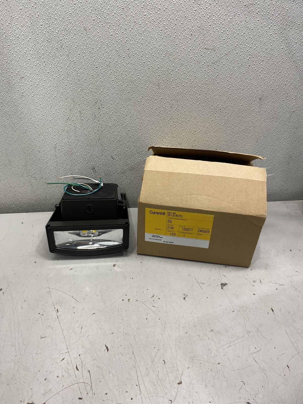 Current SG1-20-4K-PCU 21W 120/277 Volt LED Wallpack Bronze