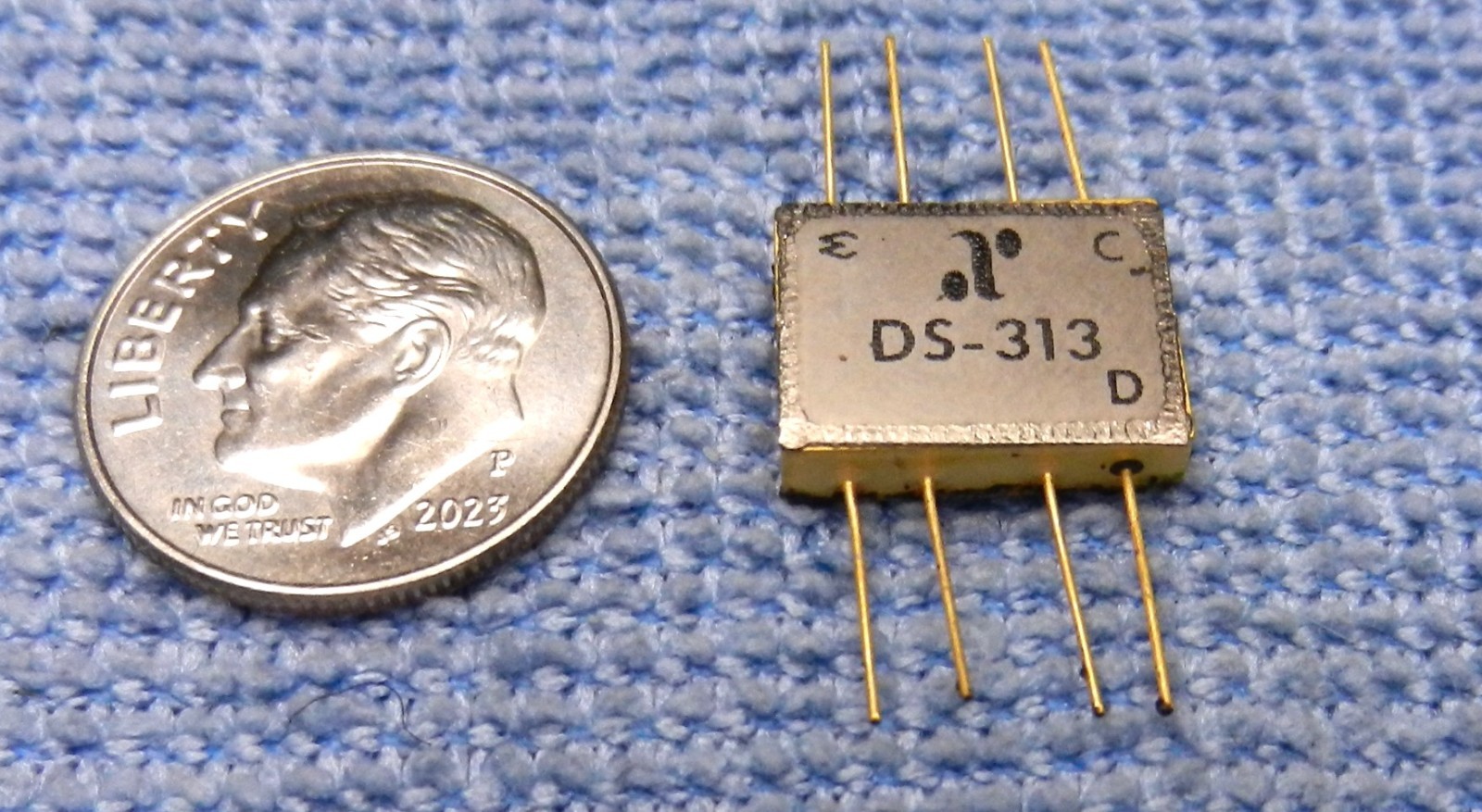 Anzac (MaCom) DS-313 two (2)-way Power Divider 10-2,000 MHz