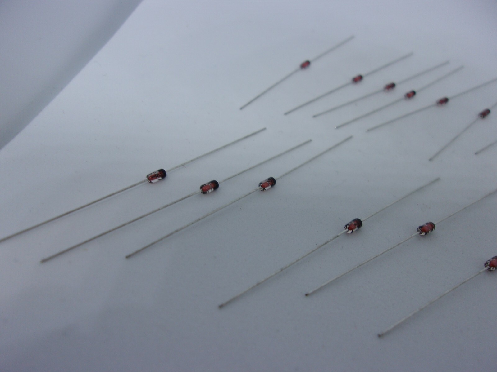 20 Pcs Pack Lot Silicon Planar Zener Diodes 1/2W 0.5W DO-35 Package DIP – 6V2