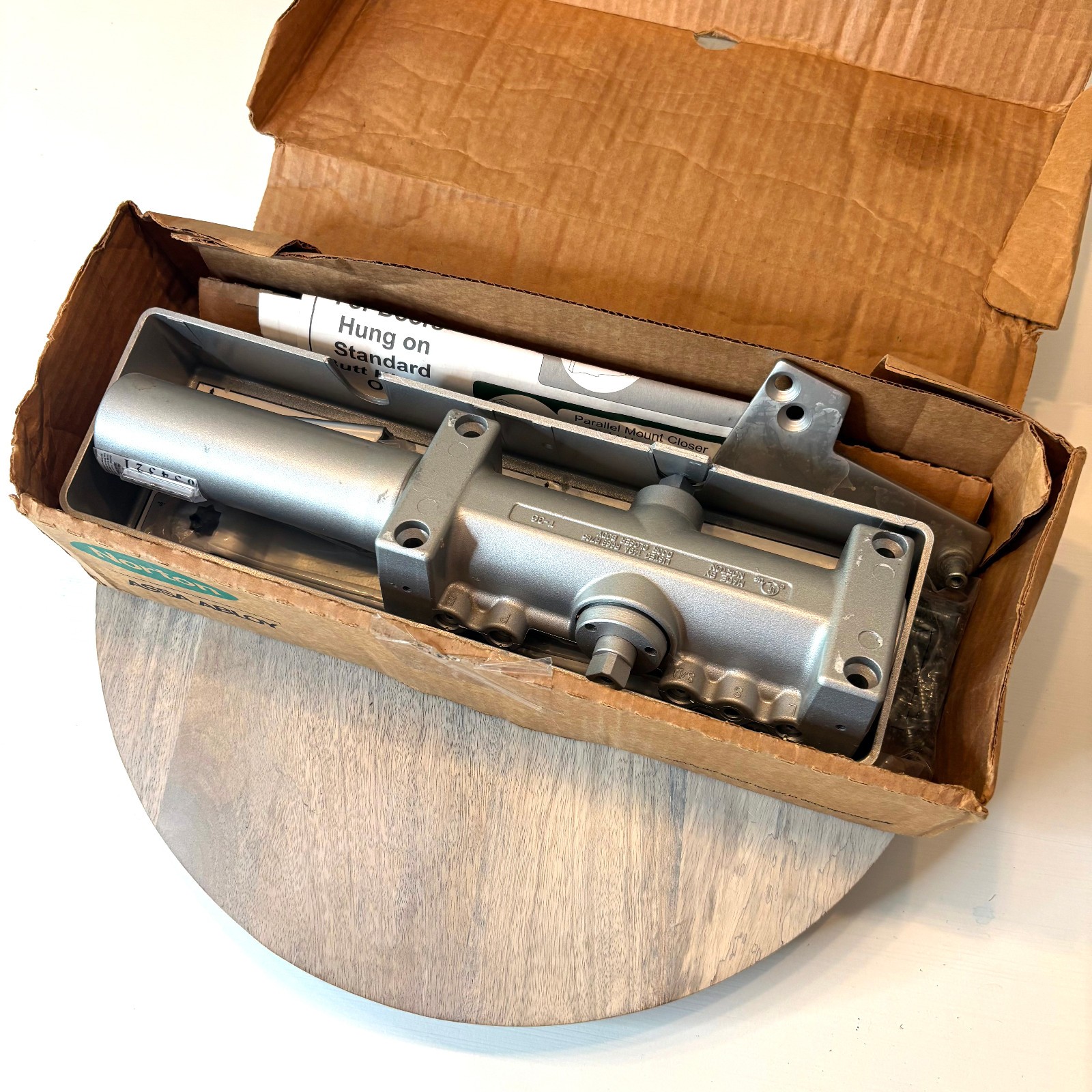 NOS Norton 7500 x 689 Heavy Duty Commercial Door Closer NOS 1RM24 Assa Abloy