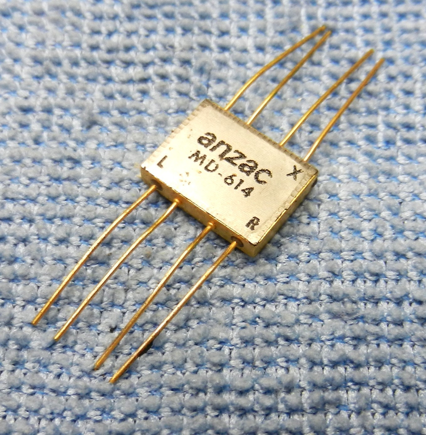Anzac (MaCom) MD-614 Balanced Mixer 700 MHz to 2 GHz (IF: dc-300 MHz)