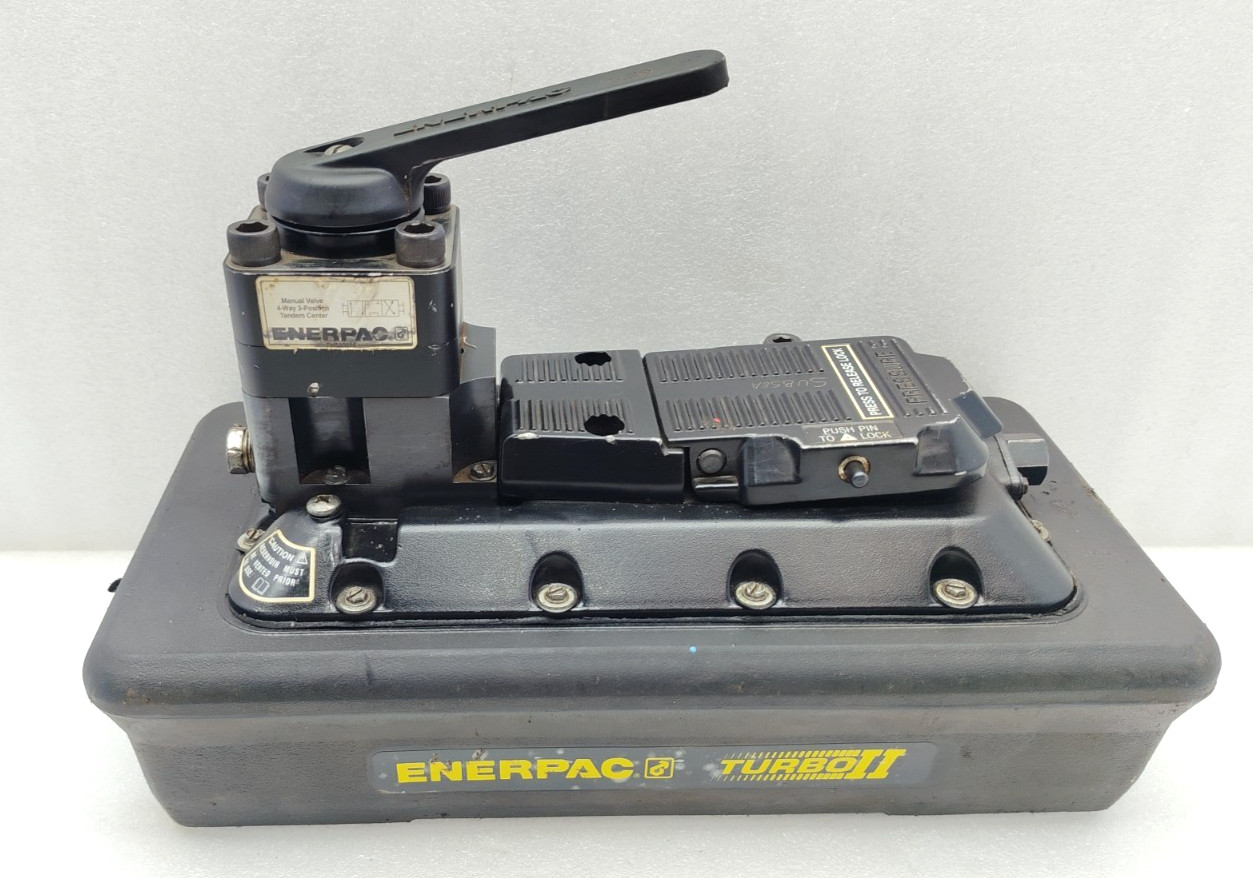 ENERPAC PAMG1405N TURBO 2 AIR DRIVEN HYDRAULIC FOOT PUMP 4/3-WAY VALVE 700 BAR